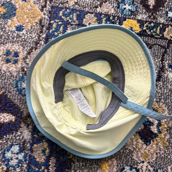 Patagonia Baby Block-the-Sun Hat - Kids Beach Hat - 5T - Velcro strap - Picture 3 of 7